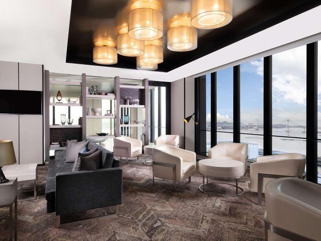 Oakwood Suites Yokohama Yokohama  Restoran foto The interior of the club